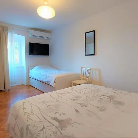 Casa Di Castello מאלי לוסיניי